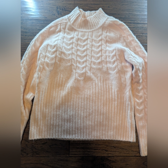 Calvin Klein Soft Light Pink Sweater Size Small - Picture 3 of 8